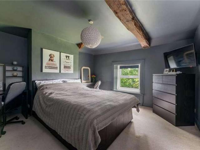 Flat for sale in Gildersome, West Yorkshire