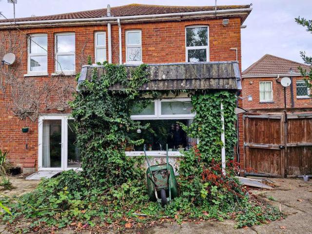 Flat for sale in Moordown, Bournemouth