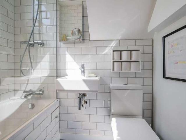 Flat for sale in Herne Hill, Greater London