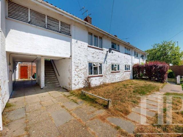 Flat for sale in Glynde, West Sussex