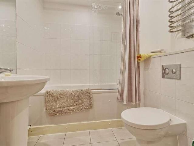 Flat for sale in Chesterton, Arbury