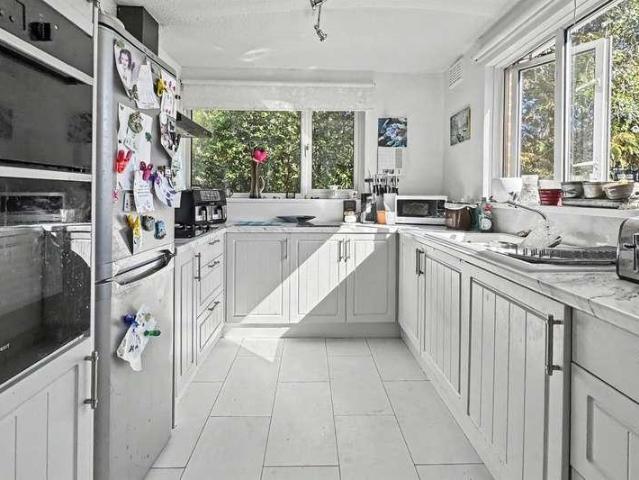 Flat for sale in Bassett Green, Southampton