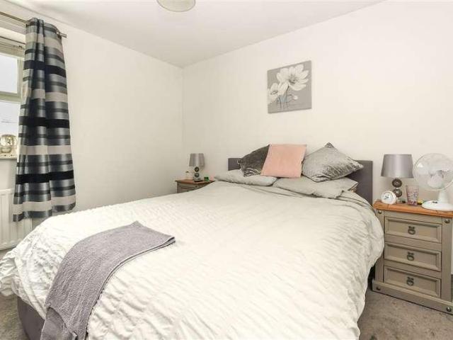 Flat for sale in Southwater, Horsham