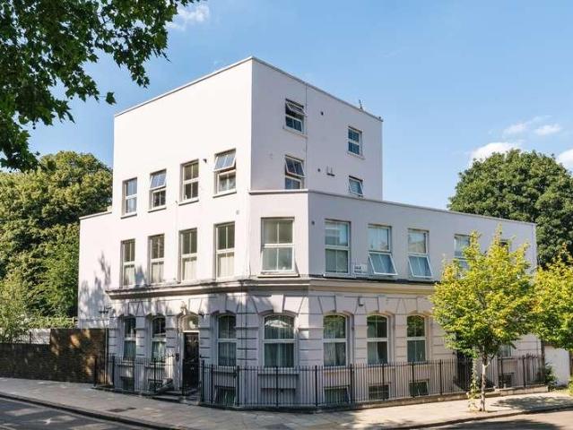 Flat for sale in Gospel Oak, Greater London