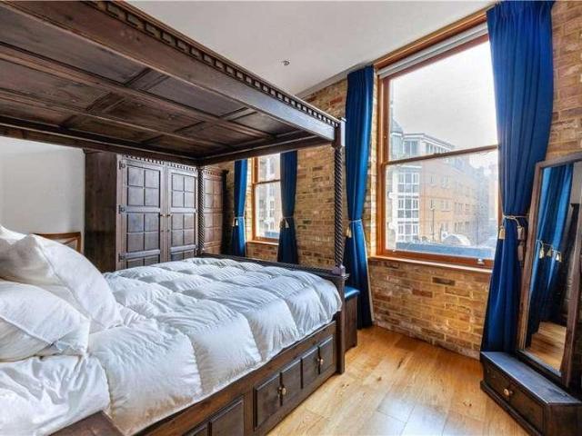 Flat for sale in Bermondsey, Greater London