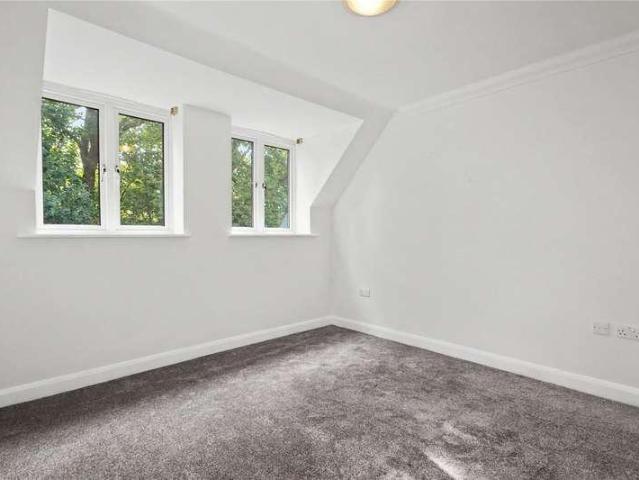 Flat for sale in Horsell, Woking