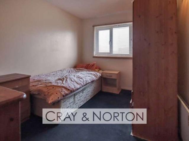 Flat for sale in London Borough of Croydon, Addiscombe