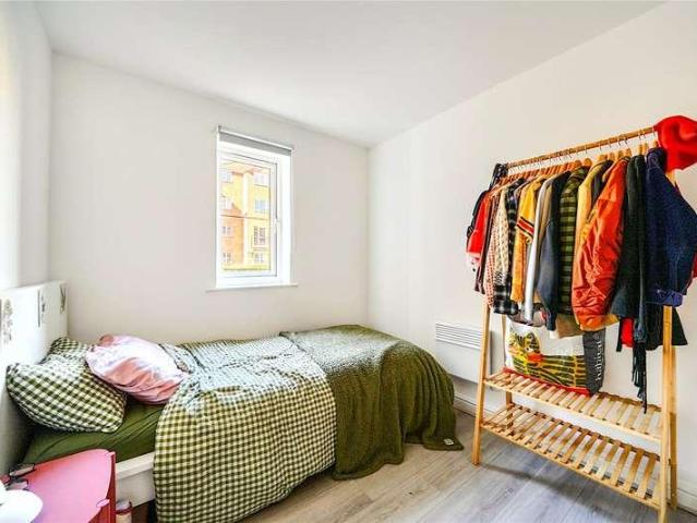 Flat for sale in Royal Borough of Kingston upon Thames, Greater London