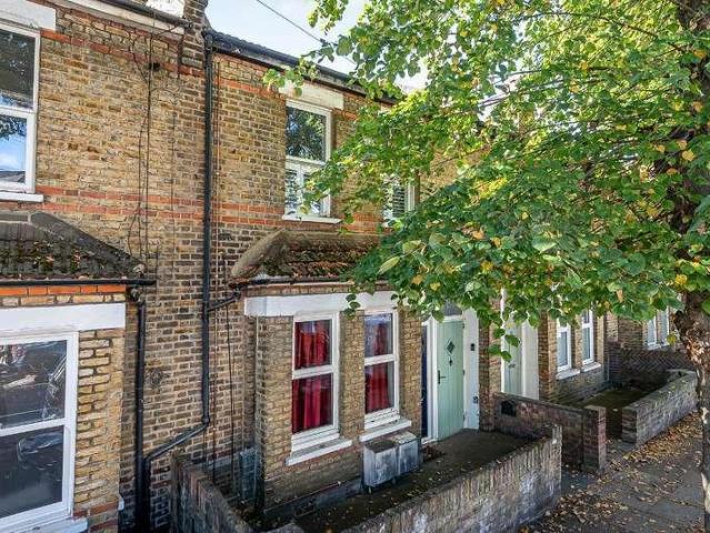 Flat for sale in West Ealing, Greater London