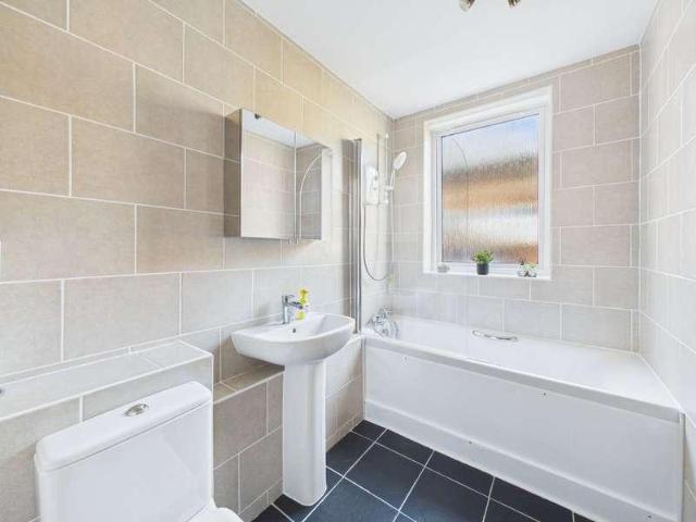 Flat for sale in Worthing, West Sussex
