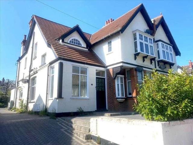 Flat for sale in Milton, Alton Barnes