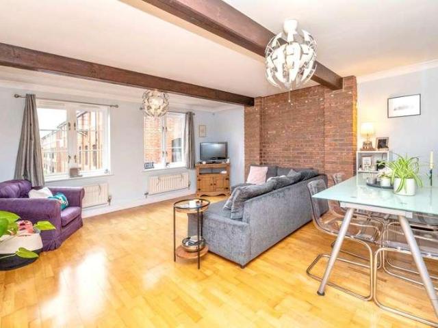 Flat for sale in St. Stephen's, The Bridge