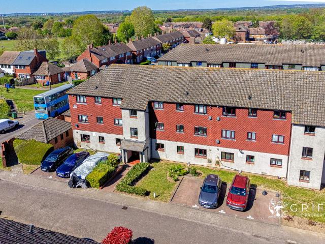 Flat for sale in Essex