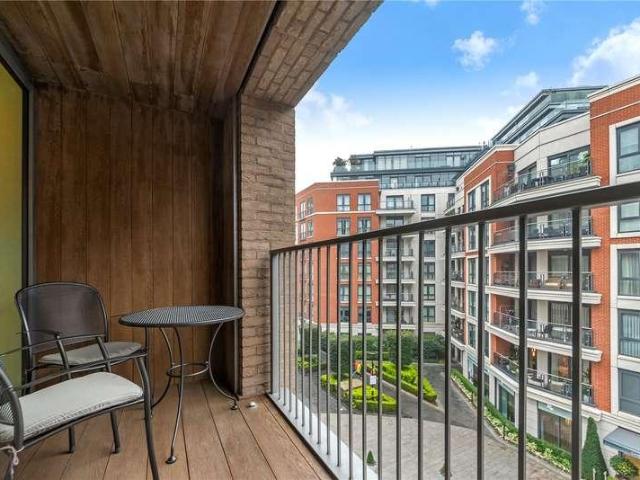 Flat for sale in Greater London