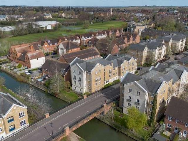 Flat for sale in The Slade, Oxfordshire