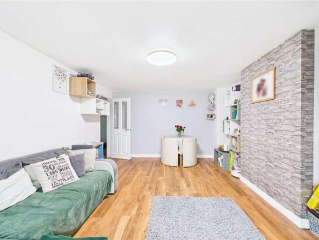 Flat for sale in Glynde, West Sussex