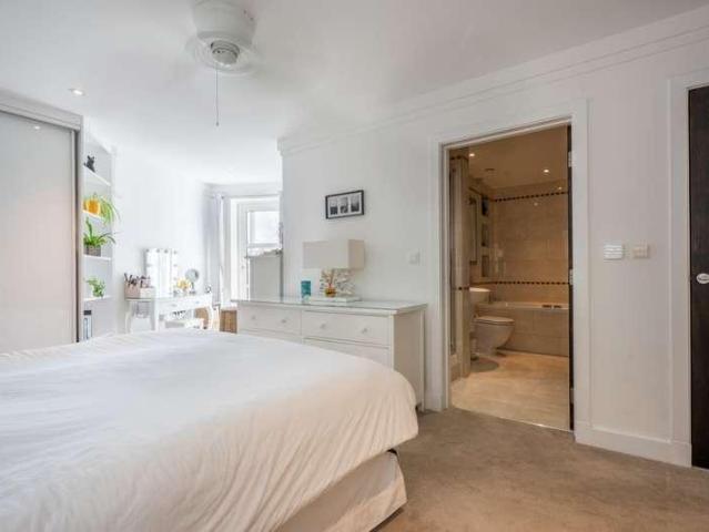 Flat for sale in Canford Cliffs, Poole