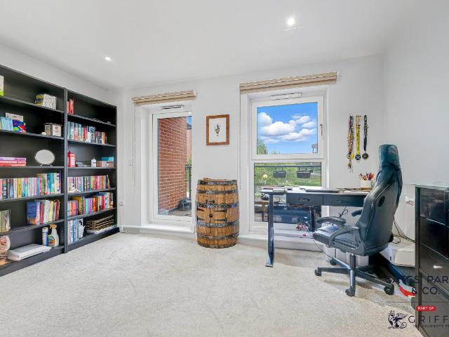 Flat for sale in Romford, Havering