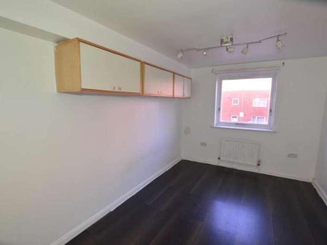 Flat for sale in Beckton, Greater London