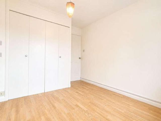Flat for sale in High Barnet, Greater London
