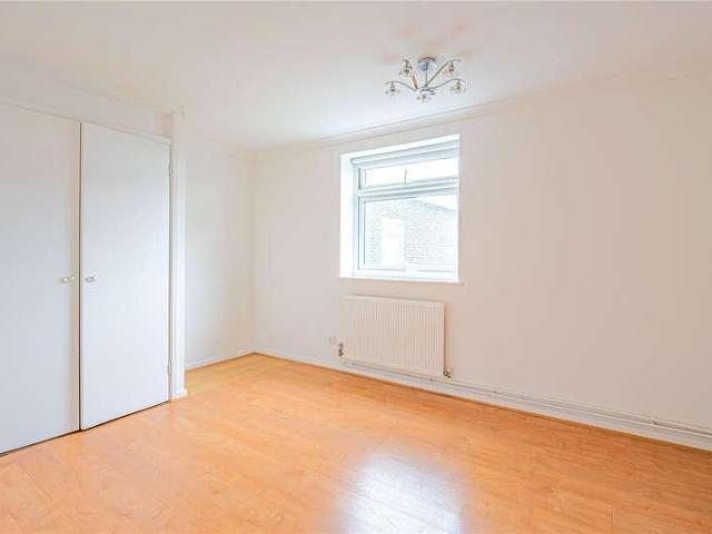 Flat for sale in Borehamwood, Hertsmere