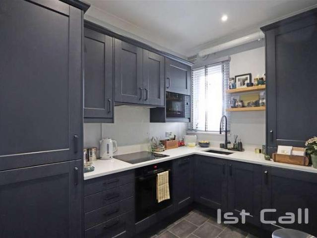 Flat for sale in Southend-on-sea, Kursaal Estate