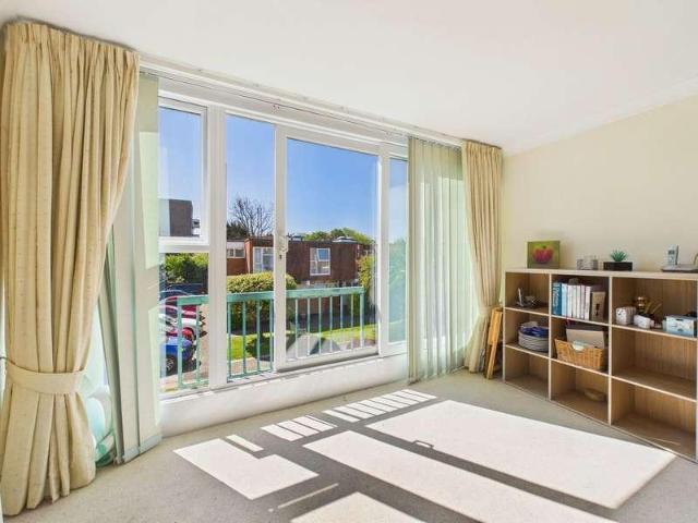 Flat for sale in West Worthing, Worthing