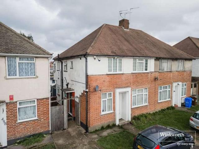 Flat for sale in Kenton, Greater London