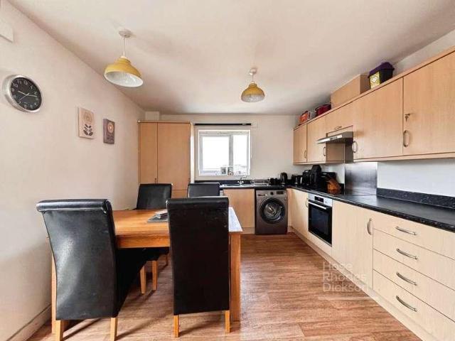 Flat for sale in Pan Meadows, Shide