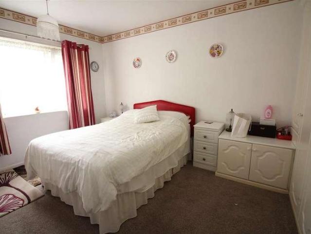 Flat for sale in Austhorpe, Leeds