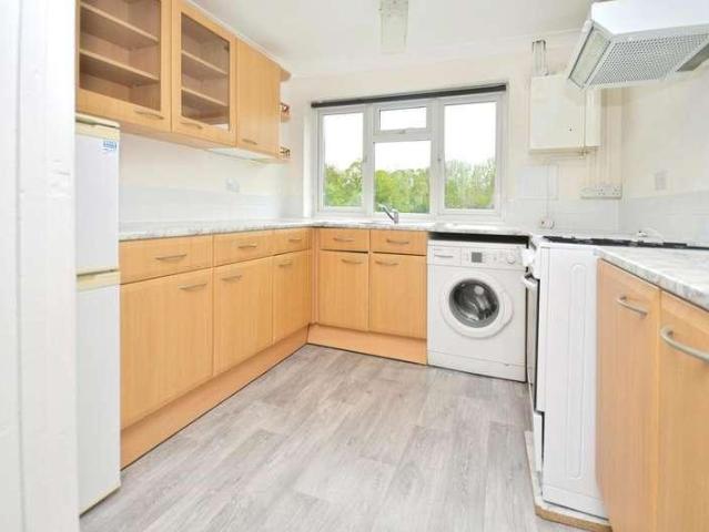Flat for sale in Bedgrove, Aylesbury