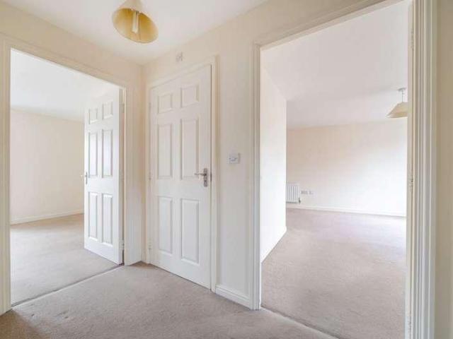 Flat for sale in Tewkesbury, Pamington