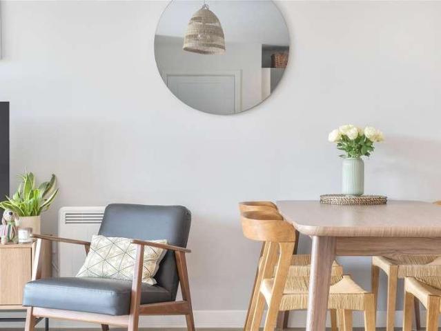 Flat for sale in Ashley Park, Surrey