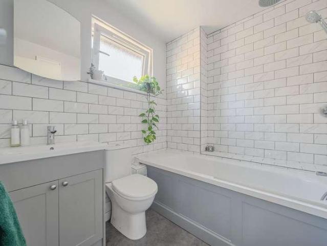 Flat for sale in Rotherhithe, Greater London