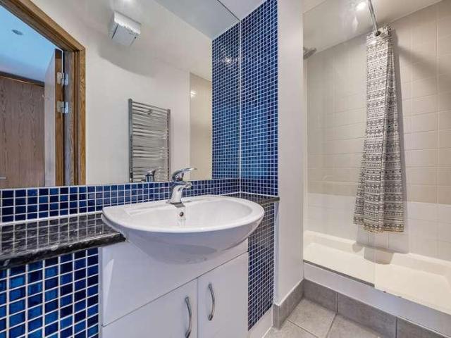 Flat for sale in Charlotteville, Guildford