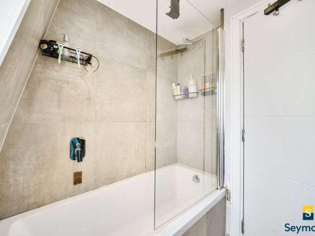 Flat for sale in Charlotteville, Guildford