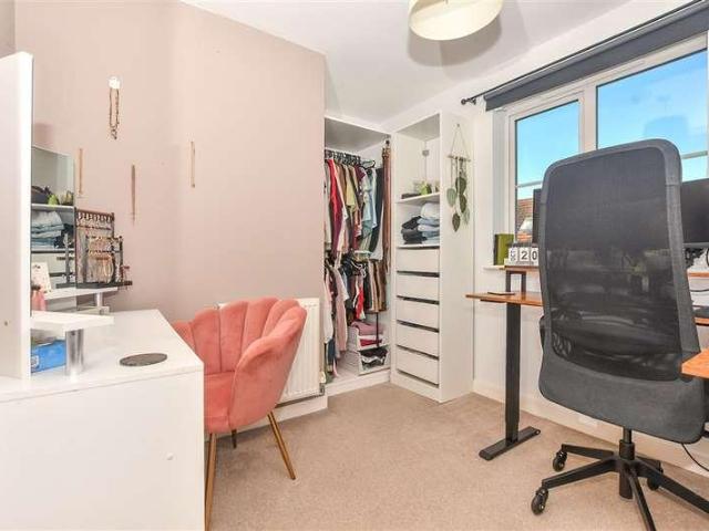 Flat for sale in Repton Park South, Ashford