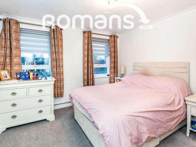 Flat for sale in Clewer Village, Windsor