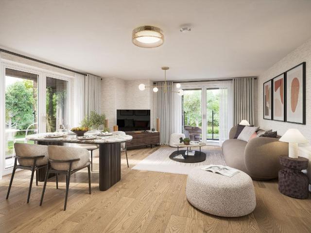 Flat for sale in North Wroughton, Swindon