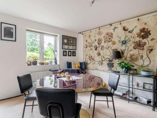 Flat for sale in Lower Halliford, Surrey