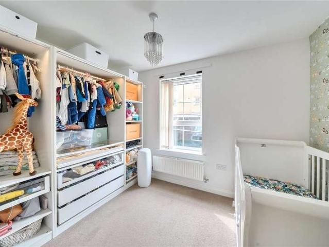 Flat for sale in Dunstable, Bedfordshire