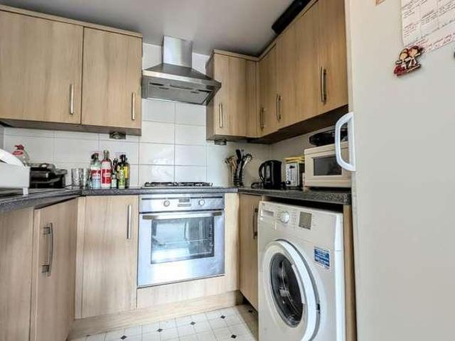 Flat for sale in Bolton Low Houses, Hampshire