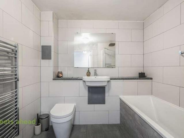 Flat for sale in London Borough of Croydon, Greater London
