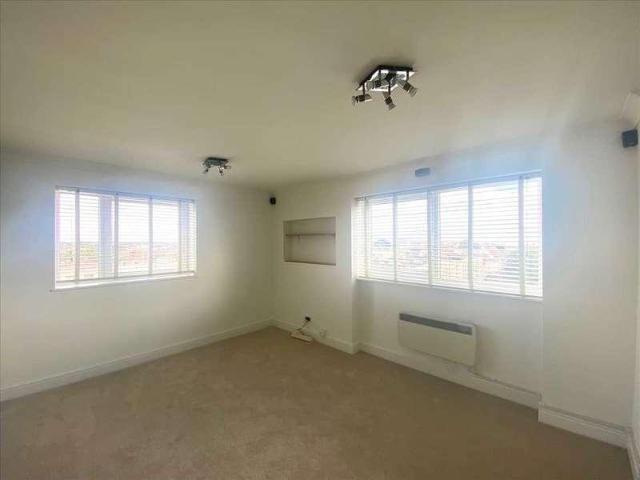 Flat for sale in Alton Barnes, Essex