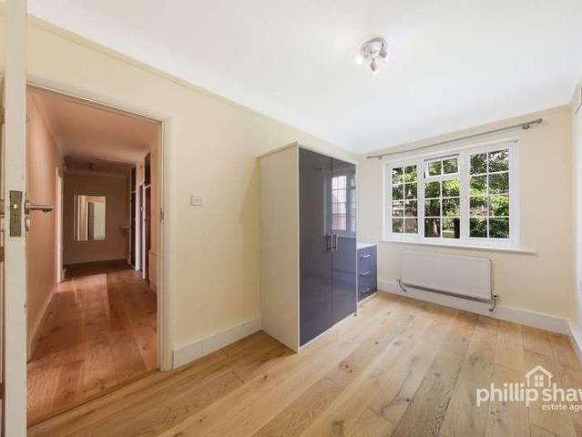 Flat for sale in Kenton, Greater London