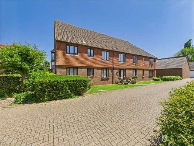 Flat for sale in Cross In Hand, East Sussex