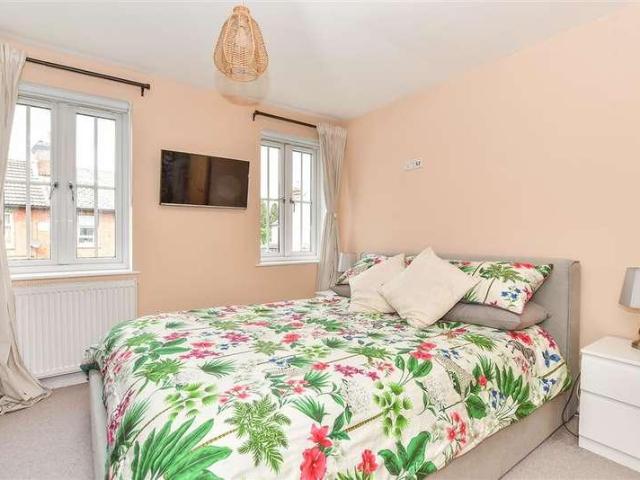Flat for sale in Trench Wood, Bourne Vale
