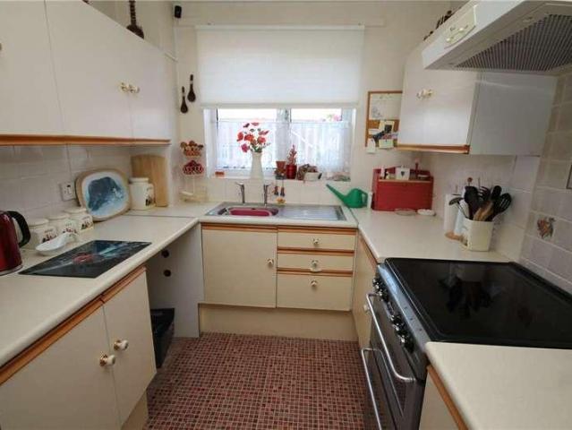 Flat for sale in Tattenham Corner, Red Hill