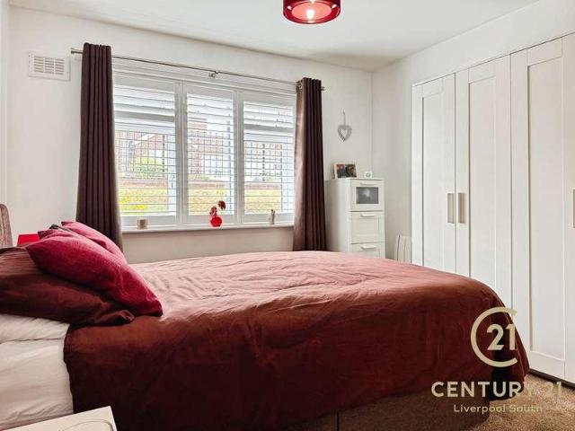 Flat for sale in Woolton, Calderstones