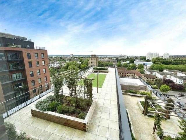 Flat for sale in Alton Barnes, Essex